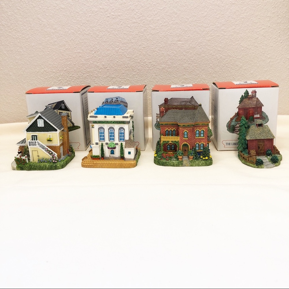 Liberty Falls Collection Buildings Set of 4